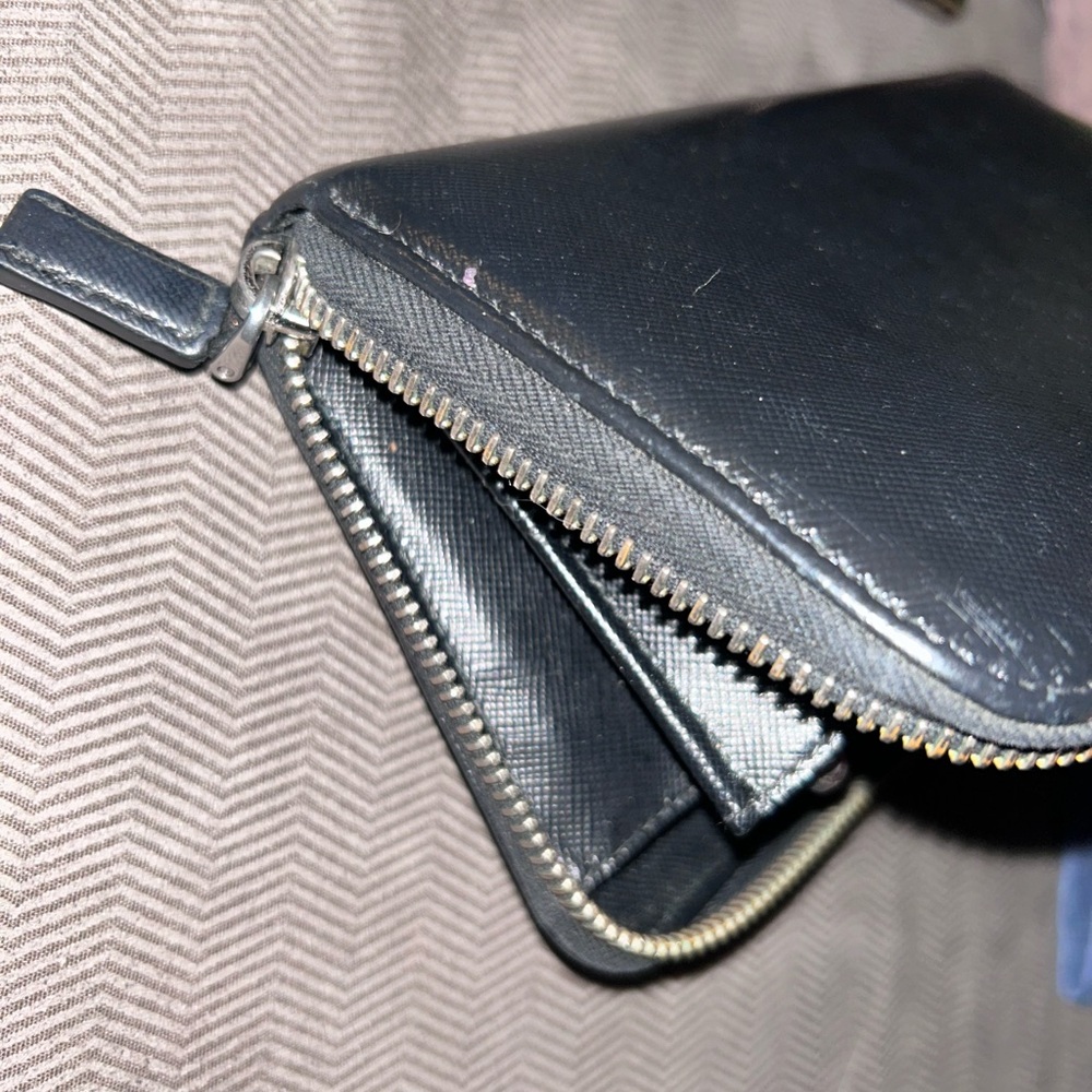 PRADA Leather Wallet EUC - Picture 8 of 9